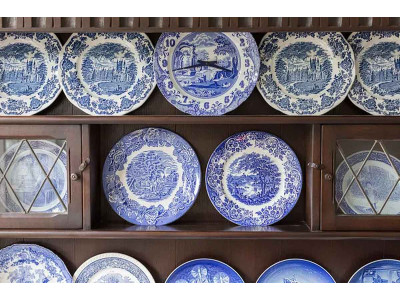 10 ідей для використання тарілок у декорі інтер'єру