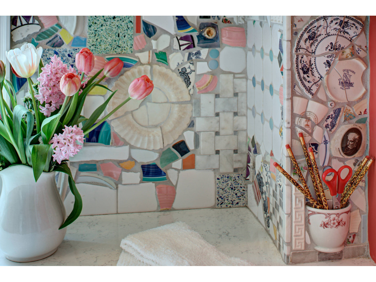 10 ідей для використання тарілок у декорі інтер'єру