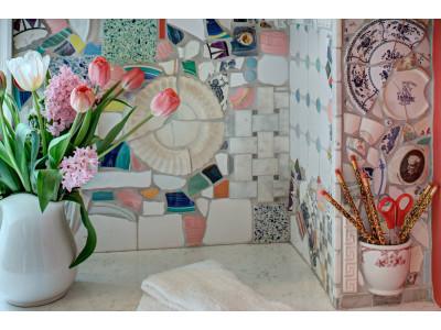 10 ідей для використання тарілок у декорі інтер'єру