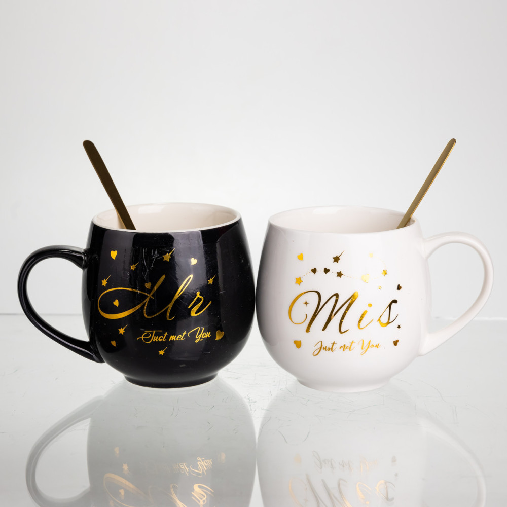Изображение Набор парных фарфоровых чашек Mr&Mis 2 (шт) по 350 (мл) чашки на подарок с ложкой Черный с белым FM-29 ИМ Light-Deco 