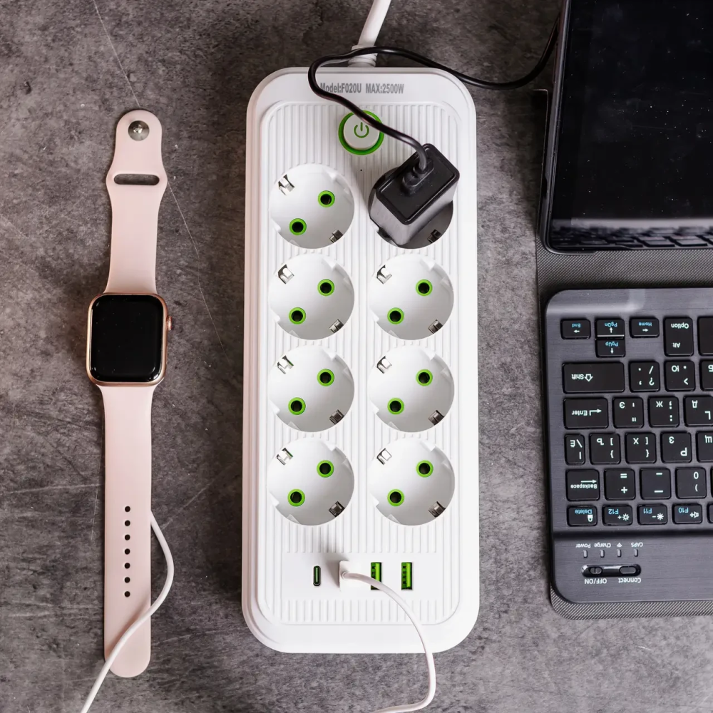 Изображение Сетевой фильтр 4.7 м удлинитель на 8 розеток с 3 USB 1 Type-C и кнопкой отключения F20U Черный HP-5-29 ИМ Light-Deco 1 