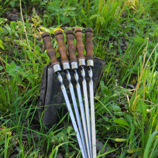 Шампур с гравировкой и деревянной ручкой - отличный подарок для любителей пикников