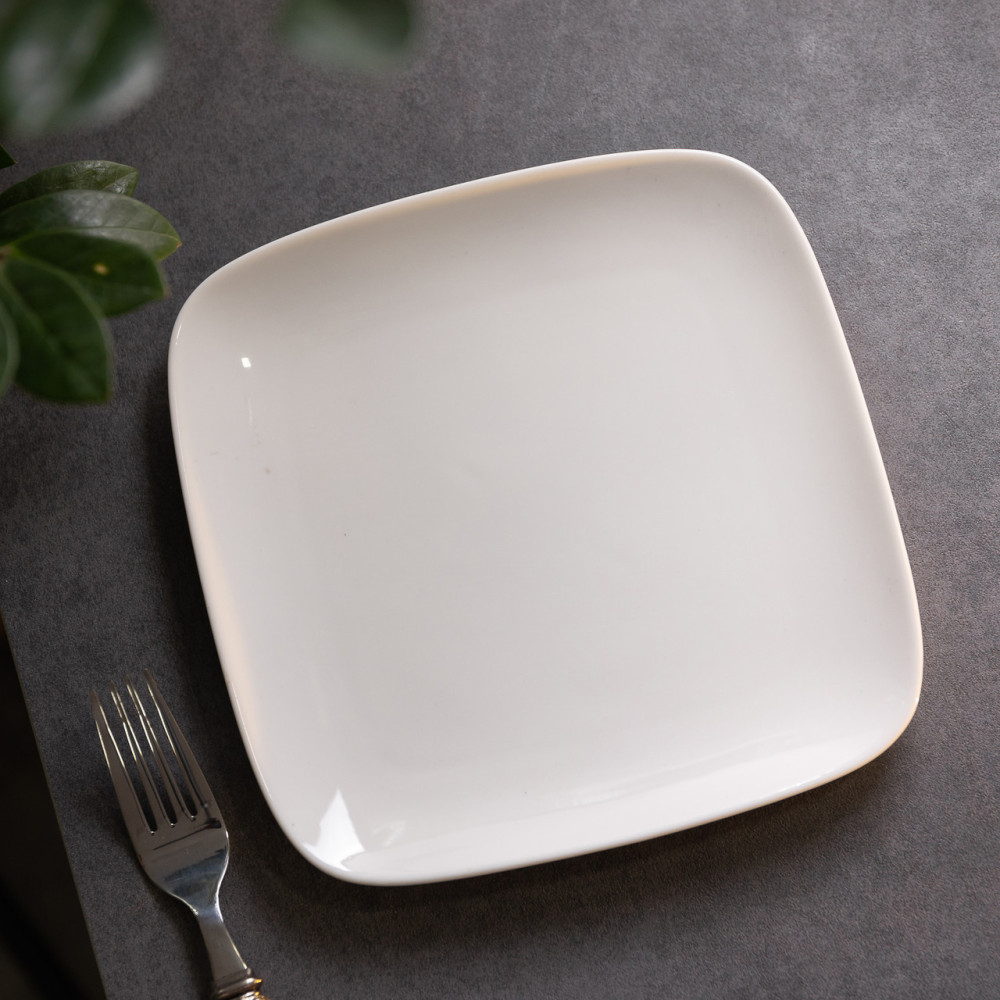 Изображение Тарелка фарфоровая квадратная плоская закусочная для сервировки подачи блюд хорека ресторан кафе посуда белая Белая ИМ Light-Deco 1 